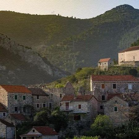 Heritage Apartments Kyra & Fox In Pitve, Hvar Exterior photo