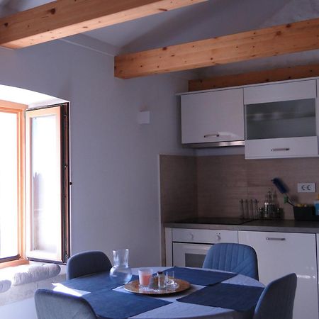 Heritage Apartments Kyra & Fox In Pitve, Hvar Exterior photo