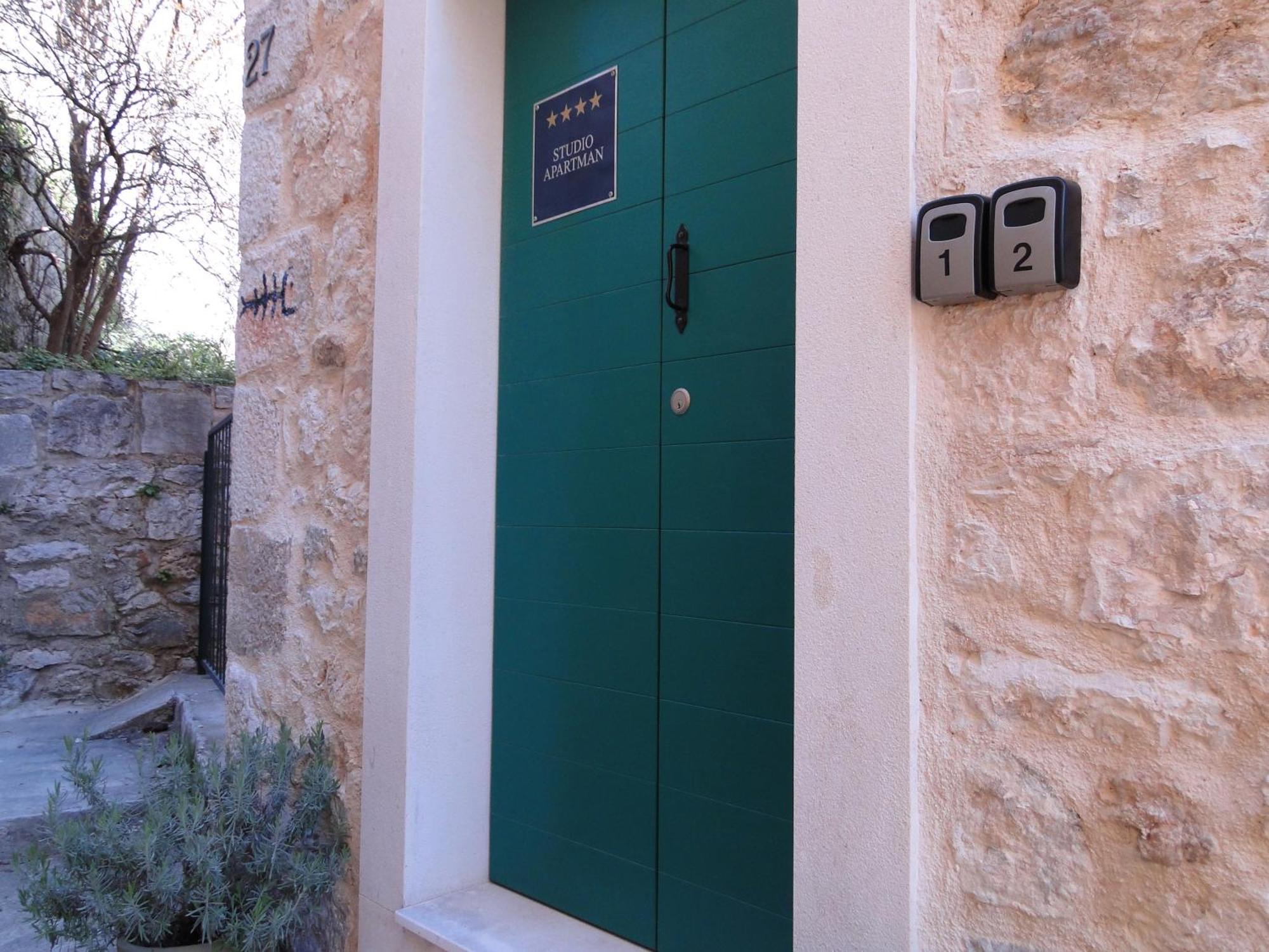 Heritage Apartments Kyra & Fox In Pitve, Hvar Exterior photo