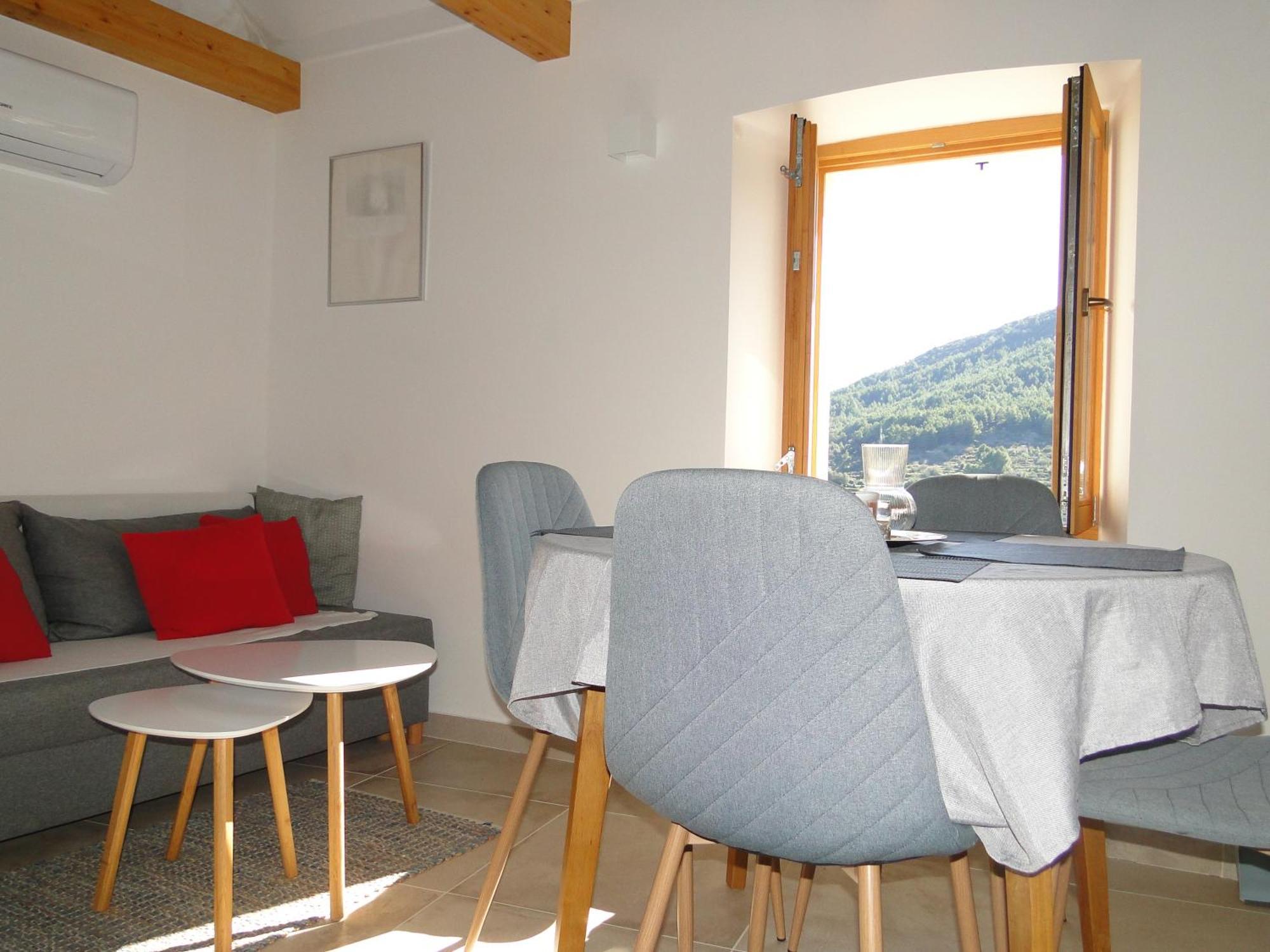 Heritage Apartments Kyra & Fox In Pitve, Hvar Exterior photo